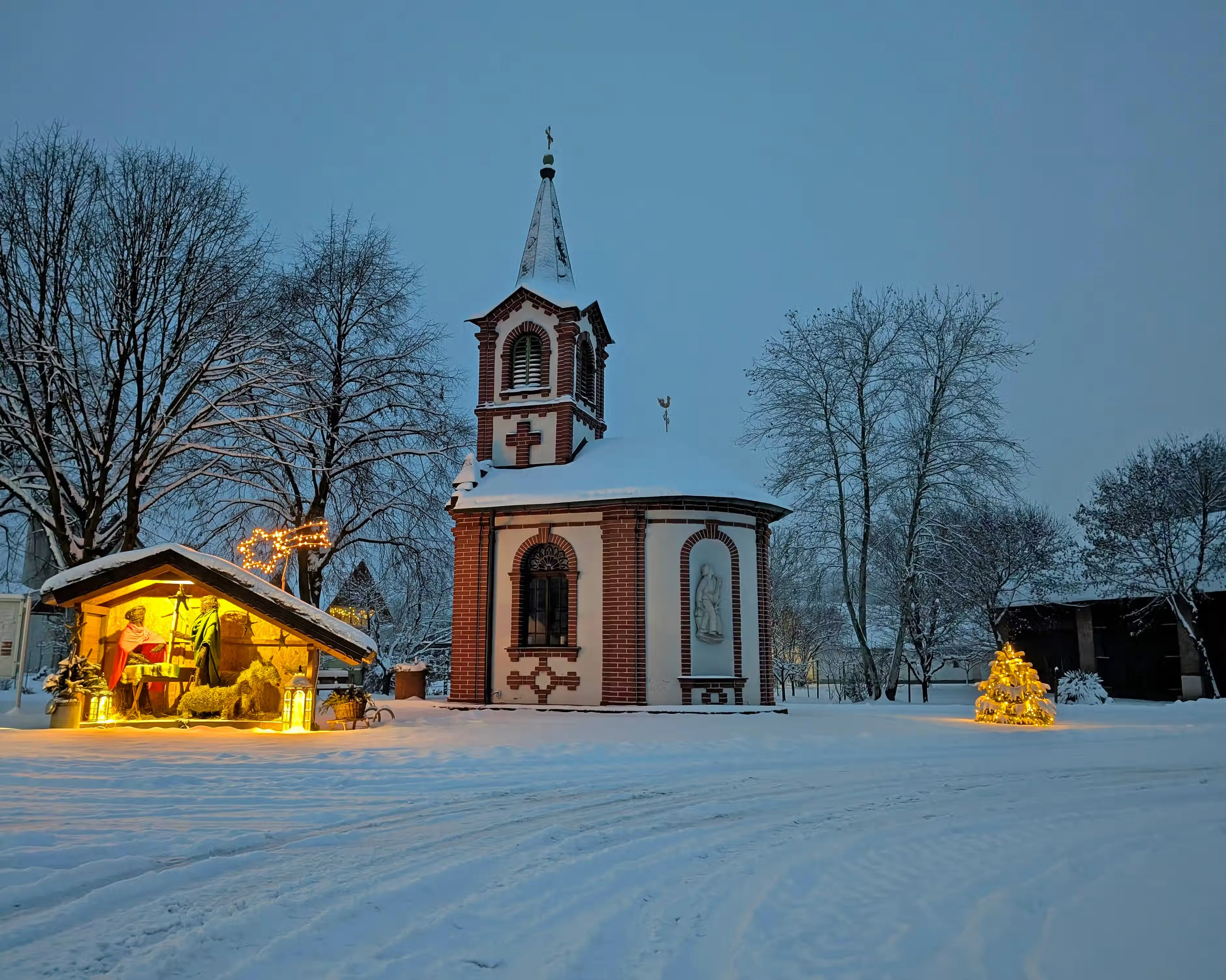 Verschneite Kapelle in Sicheldorf bei Bad Radkersburg